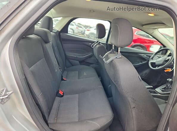 1FADP3E28GL361743 2016 FORD FOCUS Серебряный Вид задних сидений