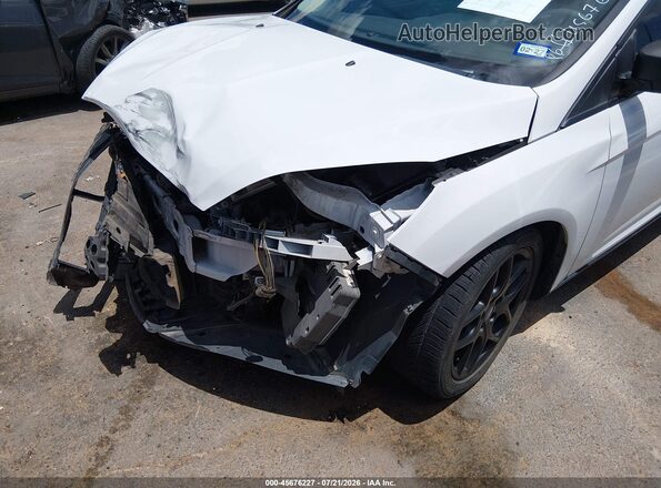 1FADP3E28JL330743 2018 FORD FOCUS White Դիմացի տեսք
