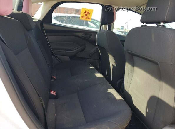 1FADP3E29GL294697 2016 FORD FOCUS White უკანა სავარძლების ხედი