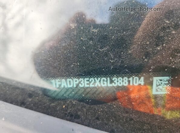 1FADP3E2XGL388104 2016 FORD FOCUS Black Vista del compartimento del motor