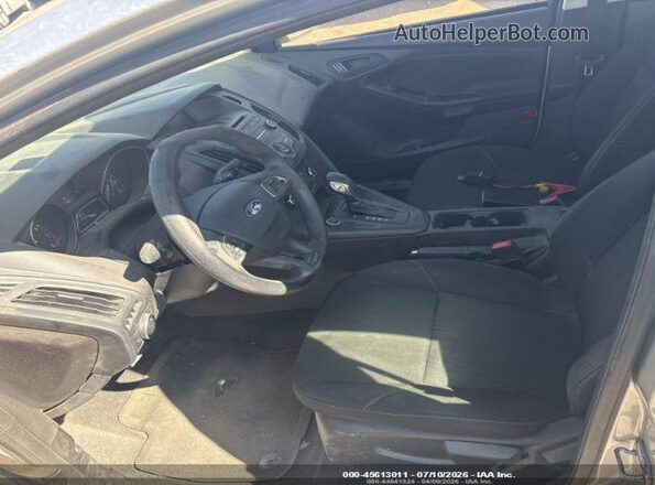 1FADP3E2XHL276680 2017 FORD FOCUS Silver Вид салону спереду