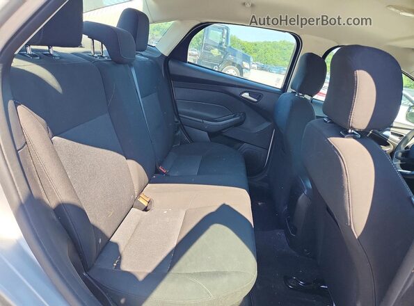 1FADP3F20GL241725 2016 FORD FOCUS Серебряный Вид задних сидений