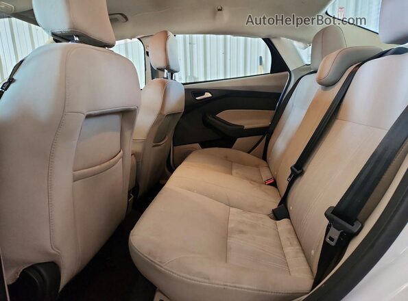 1FADP3F20GL291332 2016 FORD FOCUS White Հետևի նստատեղերի տեսք