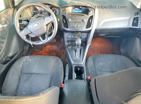 1FADP3F20HL236302 2017 FORD FOCUS Белый Вид панели приборов