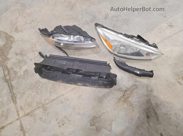 1FADP3F20HL236302 2017 FORD FOCUS Белый Вид подкапотного пространства