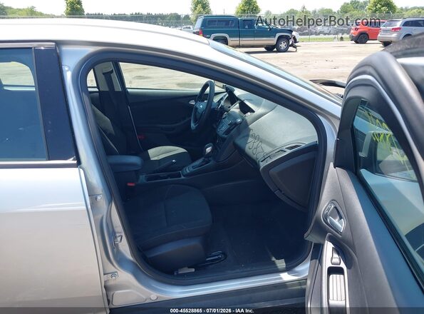 1FADP3F20JL264008 2018 FORD FOCUS Silver Սալոնի դիմացի տեսք