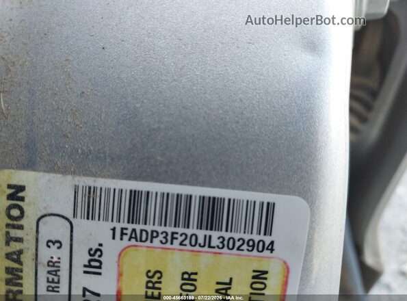 1FADP3F20JL302904 2018 FORD FOCUS Silver Vista del compartimento del motor