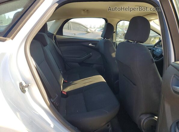 1FADP3F21HL278509 2017 FORD FOCUS Белый Вид задних сидений