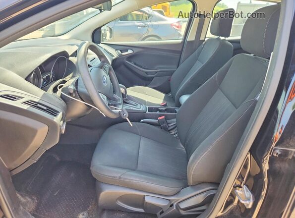 1FADP3F21HL288389 2017 FORD FOCUS Черный Вид салона спереди