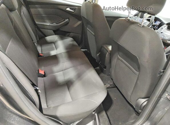 1FADP3F21HL291311 2017 FORD FOCUS Charcoal Widok tylnych siedzeń