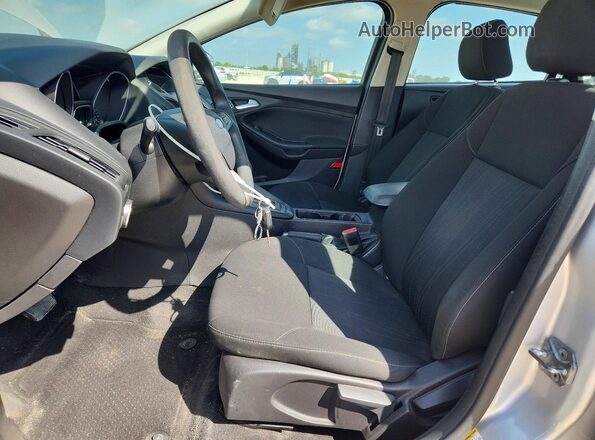 1FADP3F21HL320189 2017 FORD FOCUS Silver Vista interior delantera