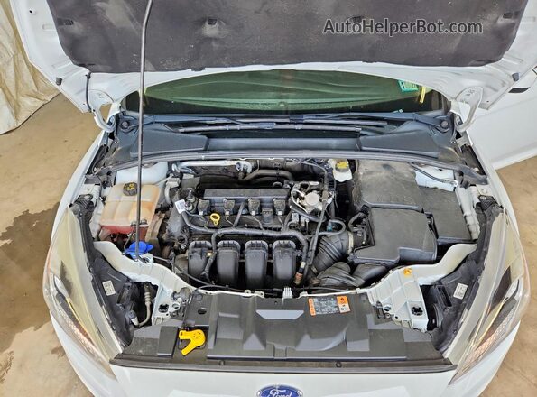 1FADP3F21JL239814 2018 FORD FOCUS White Rear interior view