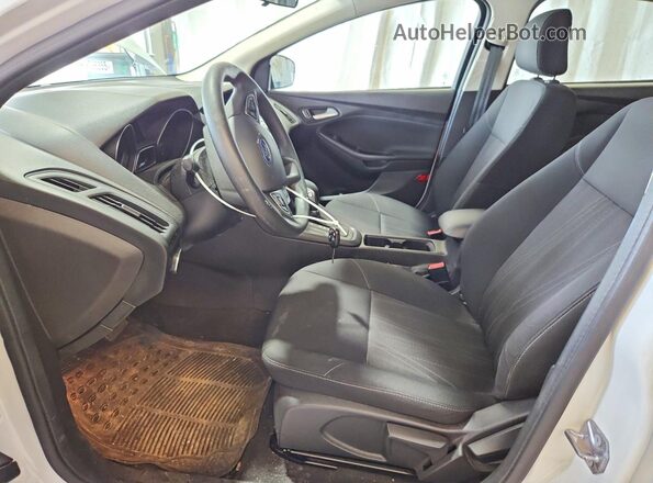 1FADP3F21JL239814 2018 FORD FOCUS White Front interior view