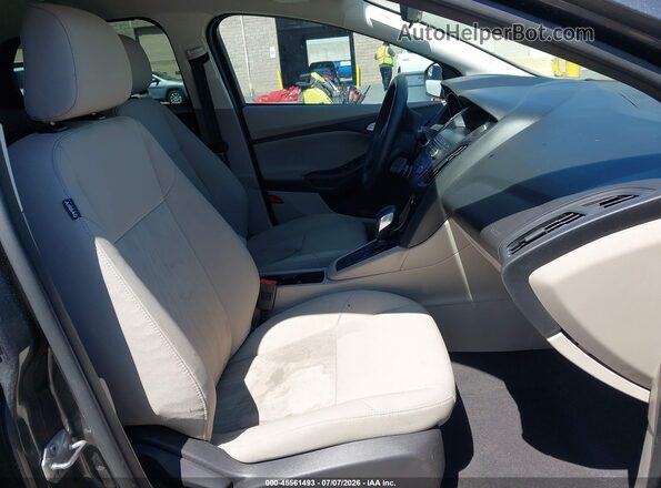 1FADP3F21JL288088 2018 FORD FOCUS Gray Սալոնի դիմացի տեսք