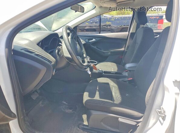 1FADP3F21JL295249 2018 FORD FOCUS White Front interior view