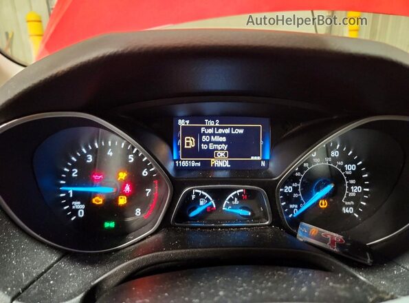 1FADP3F22GL290652 2016 FORD FOCUS Красный Вид щитка приборов