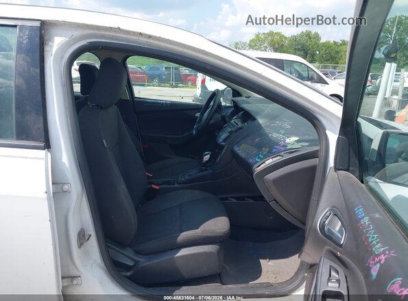 1FADP3F22GL301374 2016 FORD FOCUS White Front interior view