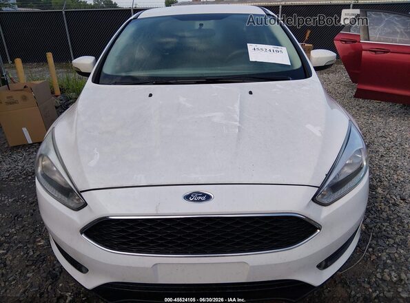 1FADP3F22HL269463 2017 FORD FOCUS White Widok z przodu