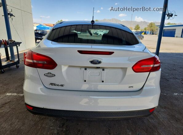 1FADP3F22JL207597 2018 FORD FOCUS White უკანა ხედი