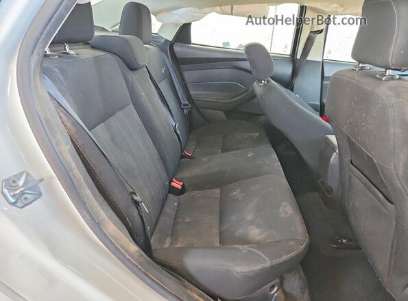 1FADP3F22JL207597 2018 FORD FOCUS White უკანა სავარძლების ხედი