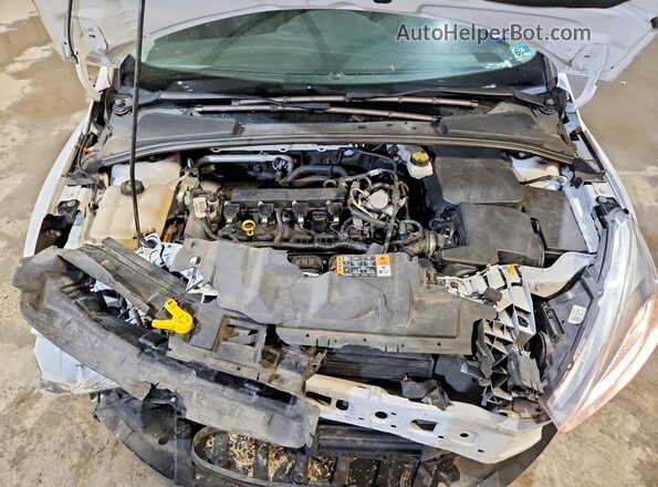 1FADP3F22JL214971 2018 FORD FOCUS White Սալոնի հետևի տեսք