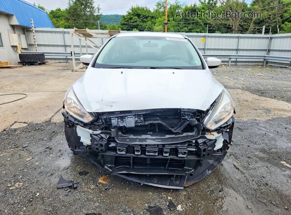 1FADP3F22JL236937 2018 FORD FOCUS White Widok z przodu