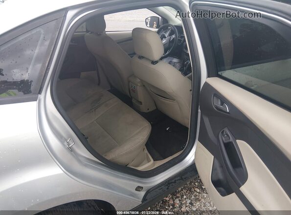1FADP3F22JL316772 2018 FORD FOCUS Green VIN կոդի պիտակի տեսք