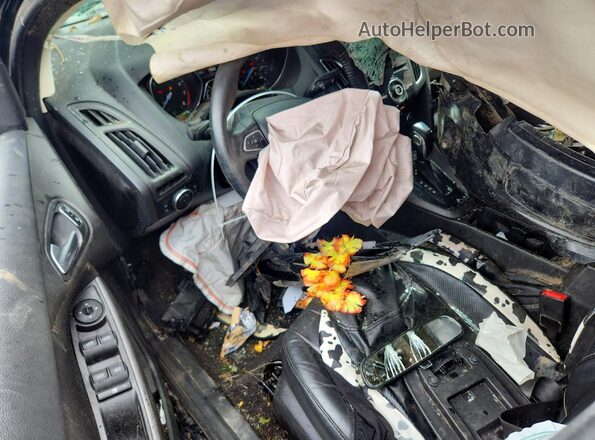 1FADP3F23GL267784 2016 FORD FOCUS Черный Вид панели приборов