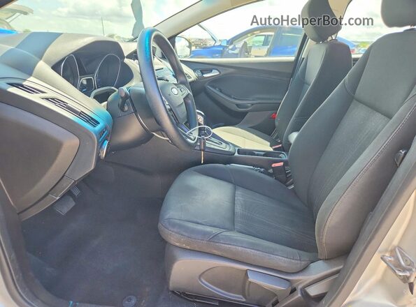 1FADP3F23GL376276 2016 FORD FOCUS Silver Front interior view