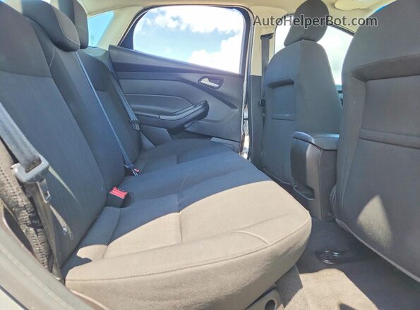 1FADP3F23GL376276 2016 FORD FOCUS Silver Rear seats view