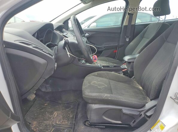 1FADP3F23HL239629 2017 FORD FOCUS White Vista interior delantera