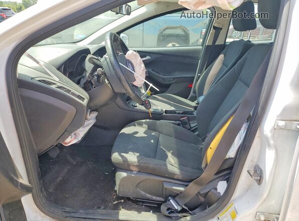 1FADP3F23HL254261 2017 FORD FOCUS White წინა სალონის ხედი