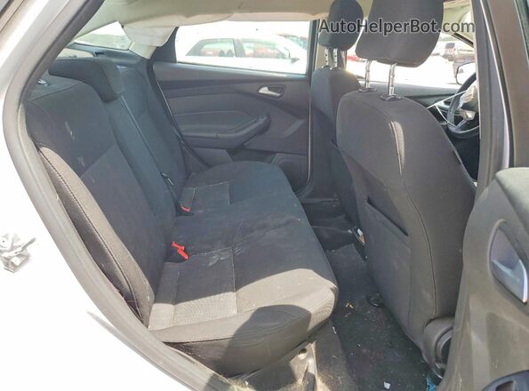 1FADP3F23HL254261 2017 FORD FOCUS White უკანა სავარძლების ხედი