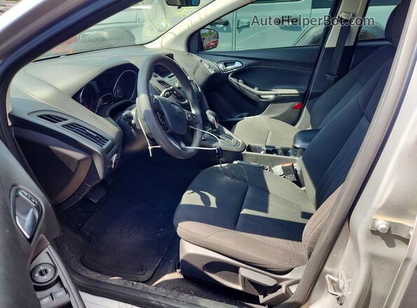 1FADP3F23HL330237 2017 FORD FOCUS Silver წინა სალონის ხედი