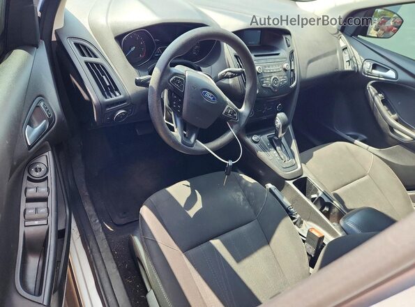 1FADP3F23HL330237 2017 FORD FOCUS Silver წინა პანელის ხედი
