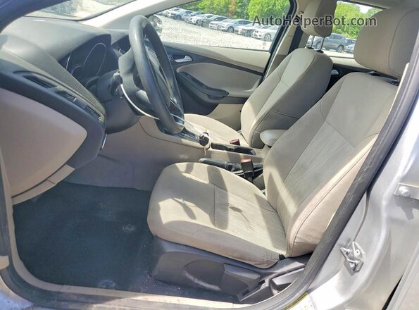 1FADP3F23JL283734 2018 FORD FOCUS Silver Front interior view