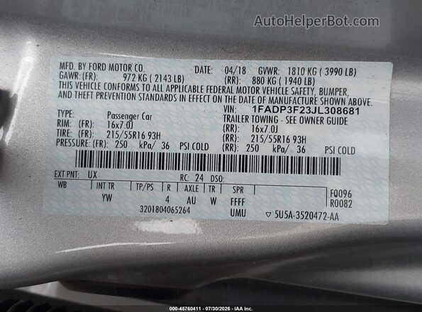 1FADP3F23JL308681 2018 FORD FOCUS Silver Vista del compartimento del motor