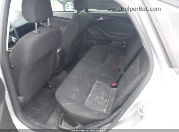 1FADP3F23JL308681 2018 FORD FOCUS Silver Vista de la etiqueta del VIN