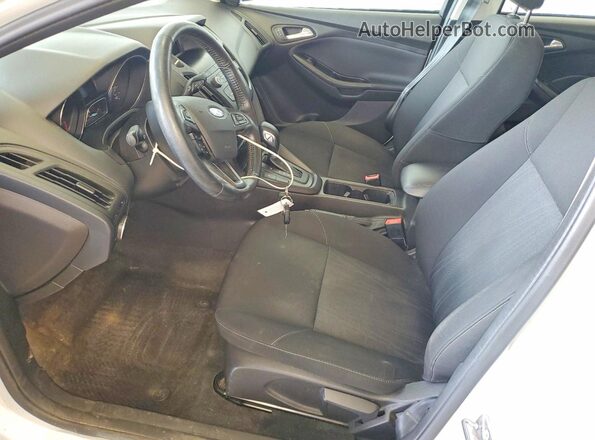 1FADP3F23JL309846 2018 FORD FOCUS White Вид салону спереду