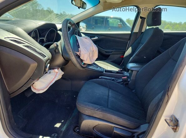 1FADP3F24GL270192 2016 FORD FOCUS White Front interior view