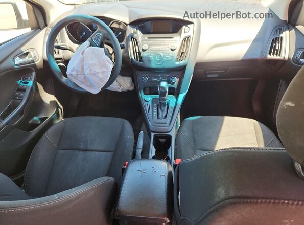 1FADP3F24GL270192 2016 FORD FOCUS White Dashboard view