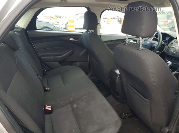 1FADP3F24GL276994 2016 FORD FOCUS Silver Vista de los asientos traseros
