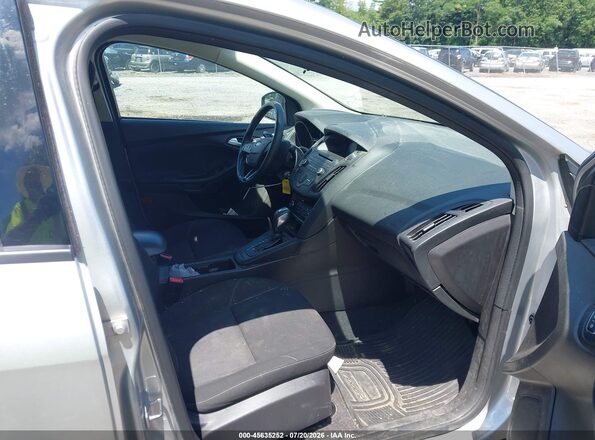 1FADP3F24GL279149 2016 FORD FOCUS Silver წინა სალონის ხედი