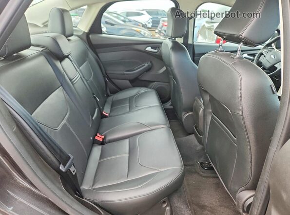 1FADP3F24GL286022 2016 FORD FOCUS Gray Rear seats view