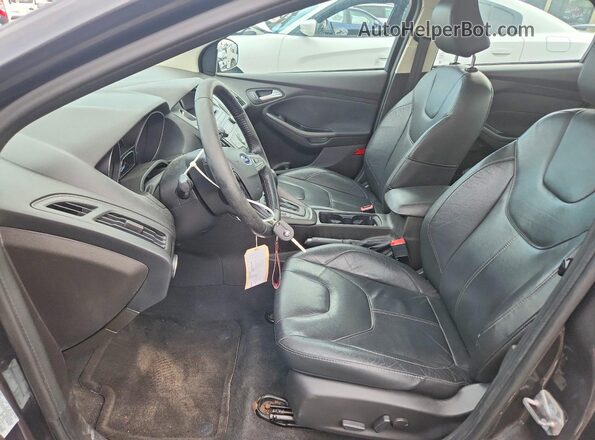 1FADP3F24GL286022 2016 FORD FOCUS Gray Front interior view