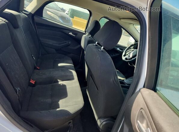 1FADP3F24HL233130 2017 FORD FOCUS White Rear seats view
