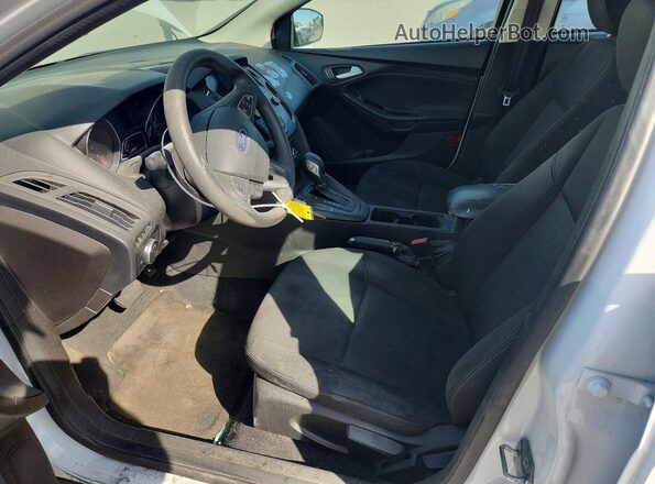 1FADP3F24HL233130 2017 FORD FOCUS White Front interior view