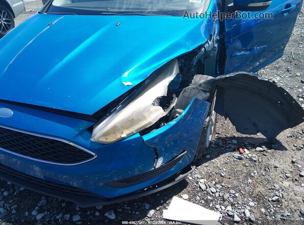 1FADP3F24HL241910 2017 FORD FOCUS Blue Widok z przodu