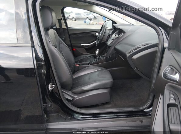 1FADP3F24HL270162 2017 FORD FOCUS Black Front interior view