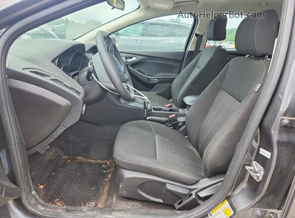 1FADP3F24HL315679 2017 FORD FOCUS Серый Вид салона спереди